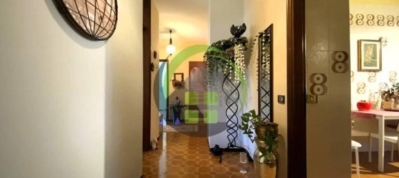 Квартира с 3 комнатами в Гандино, Италия № 158113 14