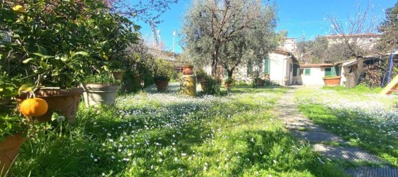 6 rooms House in Florence, Italy No. 40854 11