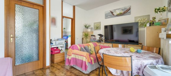 2-salle Appartement à Lodi, Italy No. 298870 2
