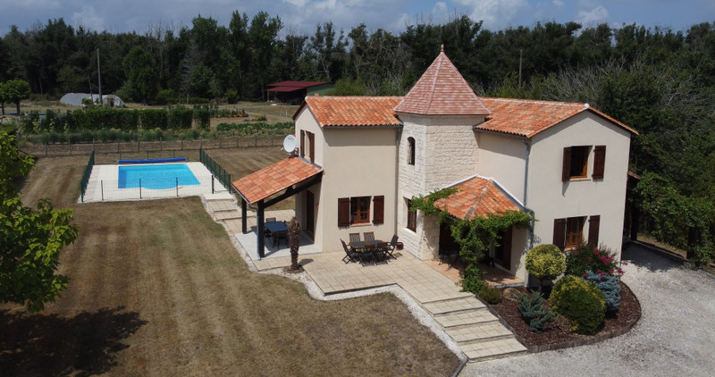 3 bedrooms House in Dordogne, France No. 279296