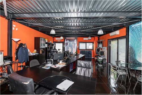 7 rooms Office in San Giuliano Milanese, Italy No. 279240