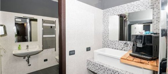 7 rooms Office in San Giuliano Milanese, Italy No. 279240 12