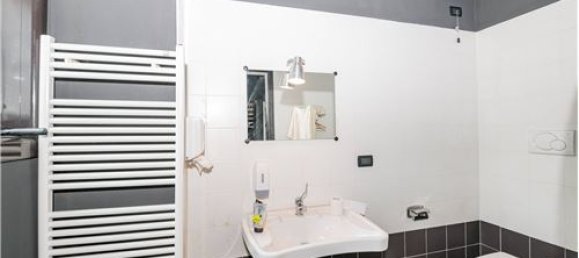 7 rooms Office in San Giuliano Milanese, Italy No. 279240 6