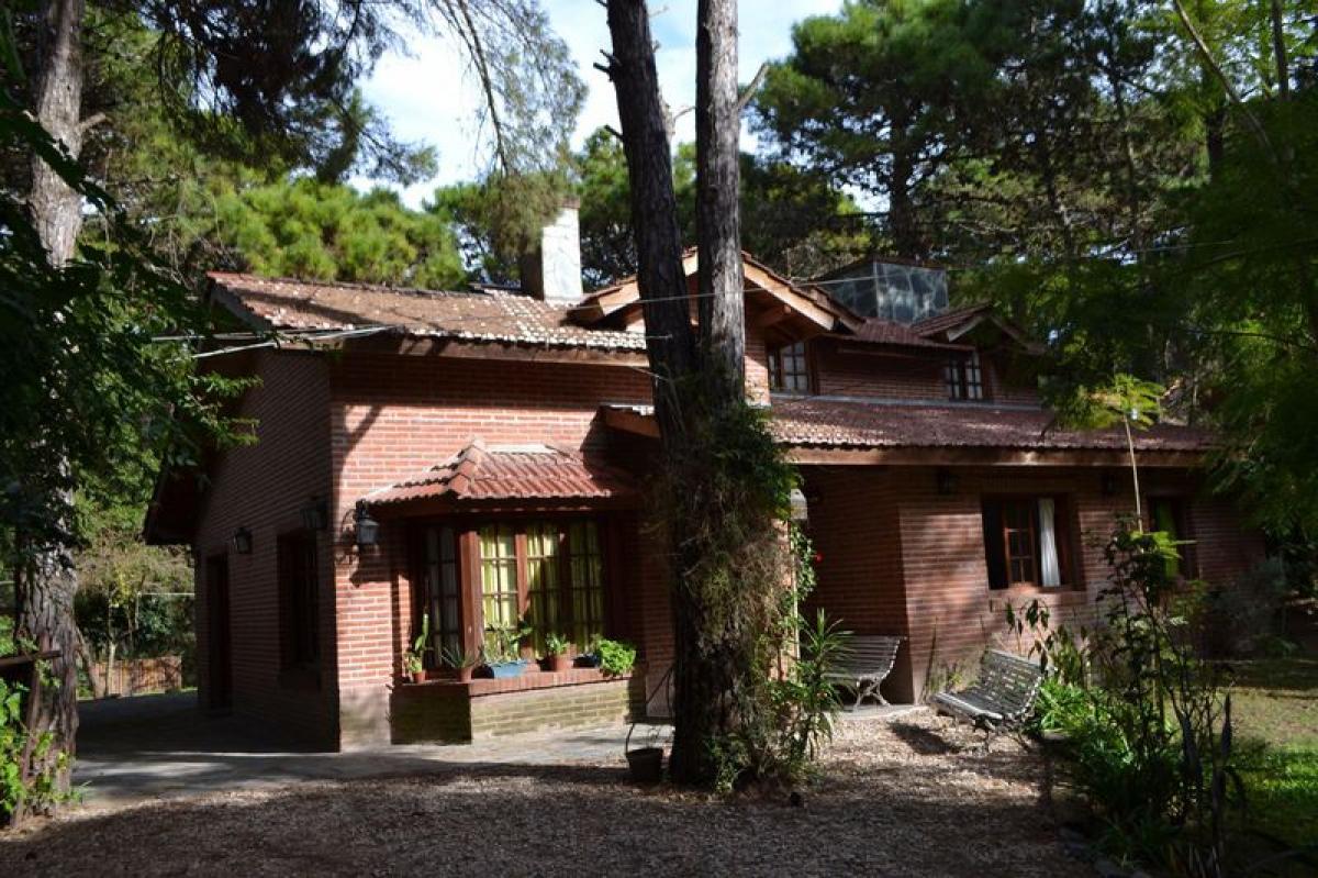 3 bedrooms House in Mar del Plata, Argentina No. 79414