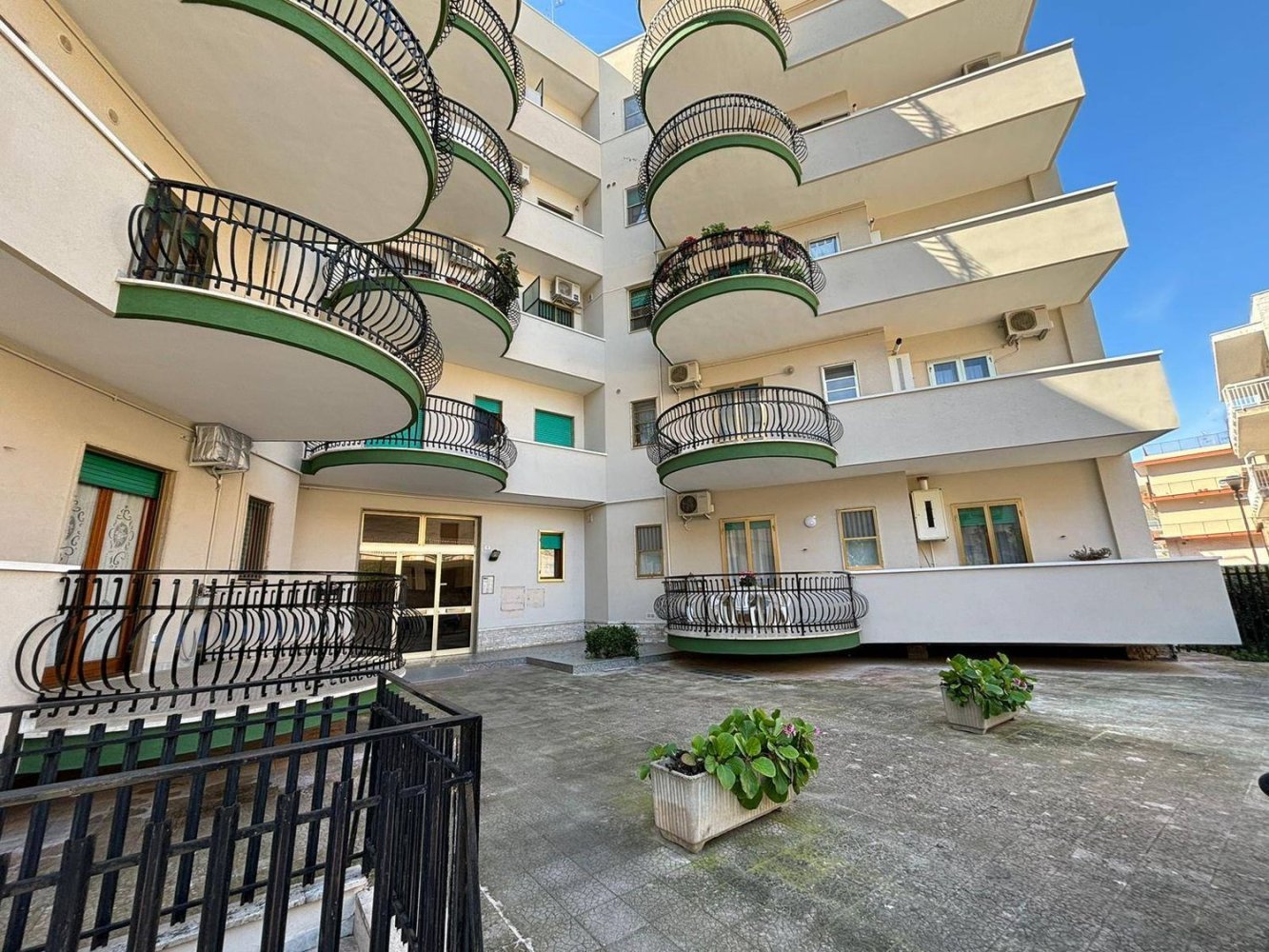 5 Schlafzimmer Wohnung in Massafra, Italy, Nr. 325608