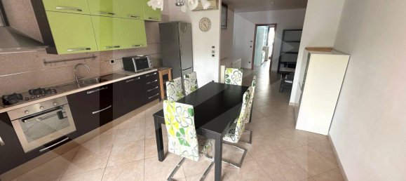 3 rooms Apartment in Barletta, Italy No. 17171 3