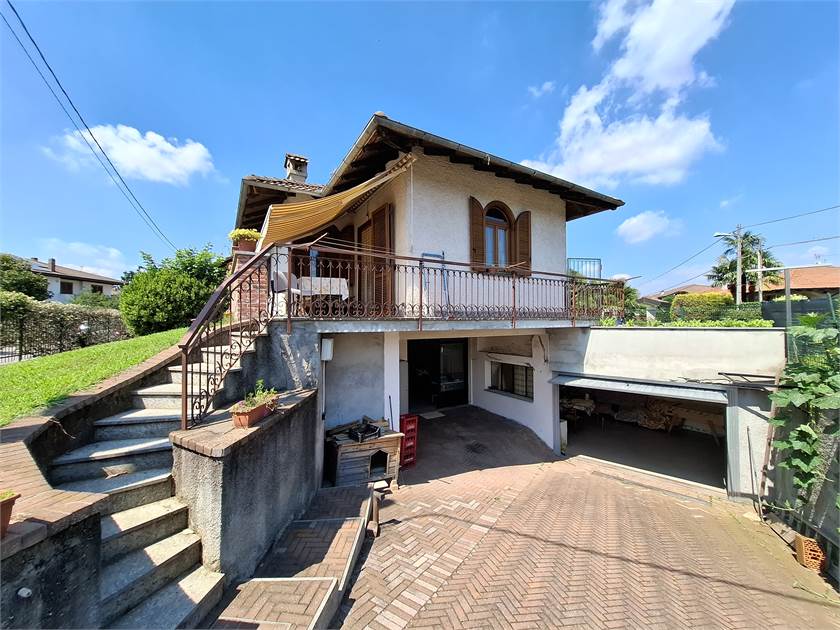 3 غرف نوم فيلا في Borgo Ticino, Italy رقم 129875