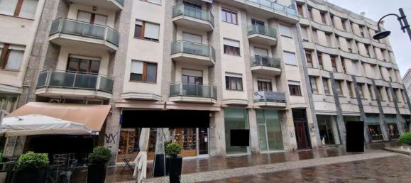 4 rooms Apartment in Busto Arsizio, Italy No. 12946 2