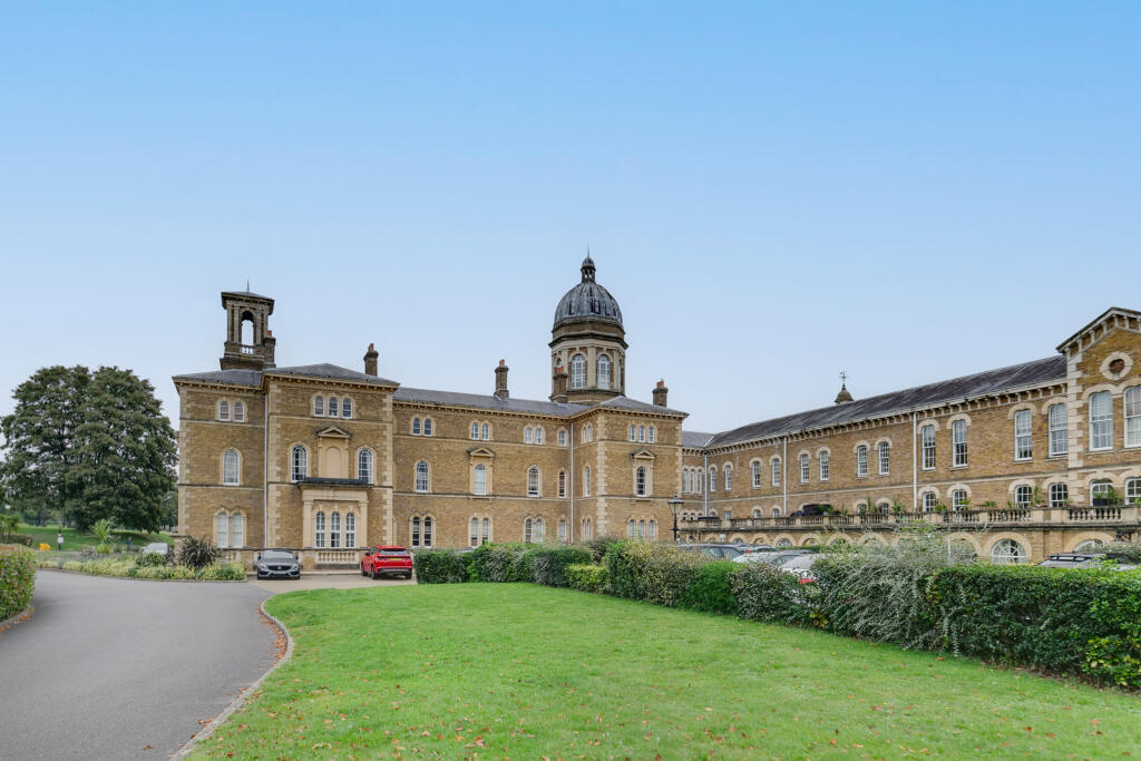 4 bedrooms Apartment in London, United Kingdom No. 14215