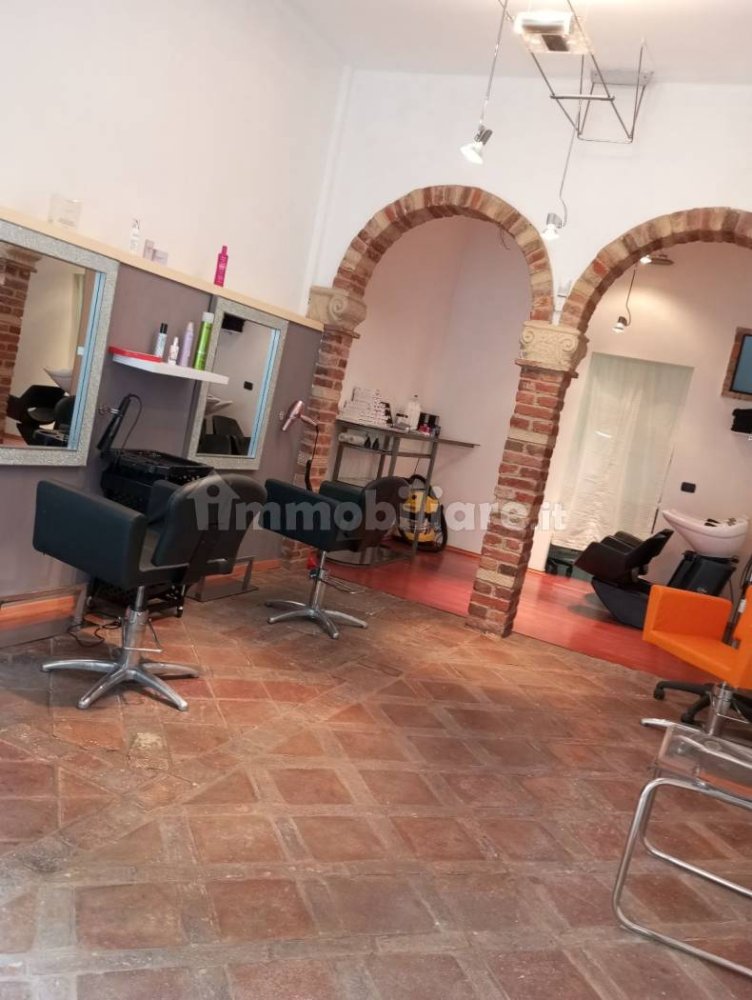 40m² Commercial property in Asti, Italy No. 297930