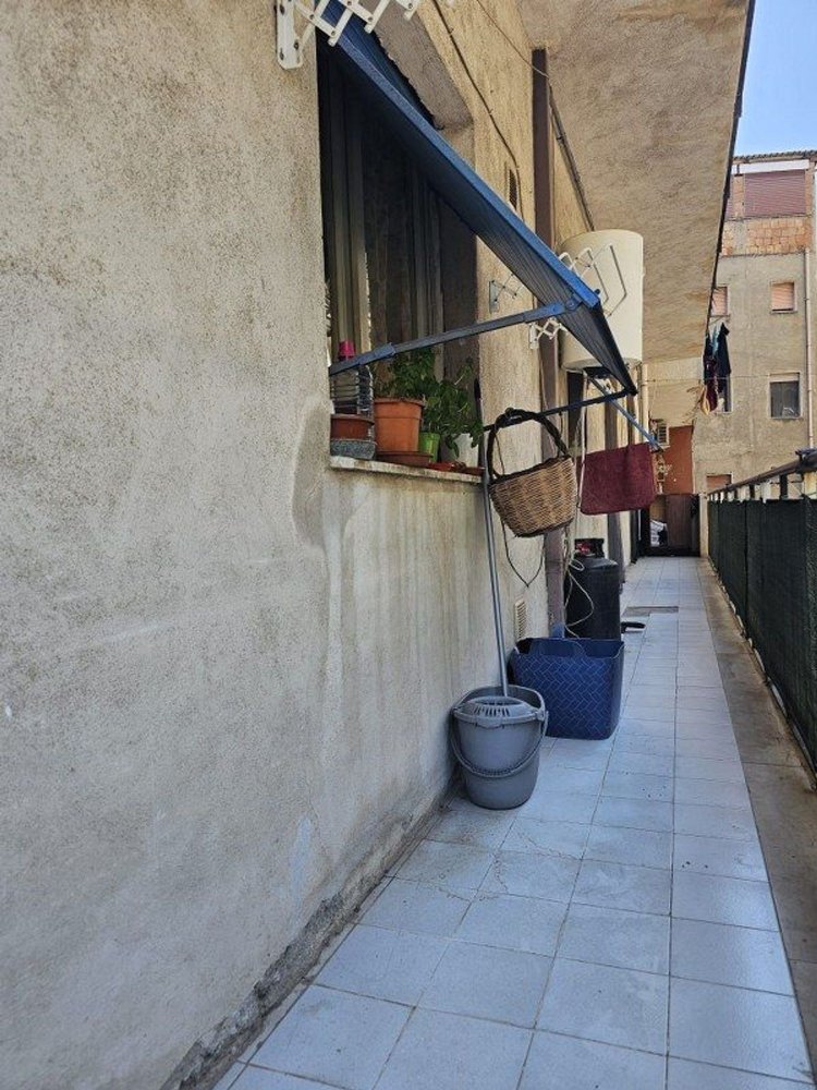 4 rooms Apartment in Reggio Calabria, Italy No. 283193