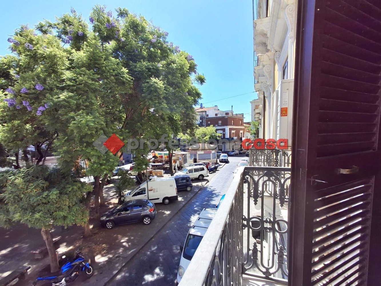 7 rooms Apartment in Catania, Italy No. 320375