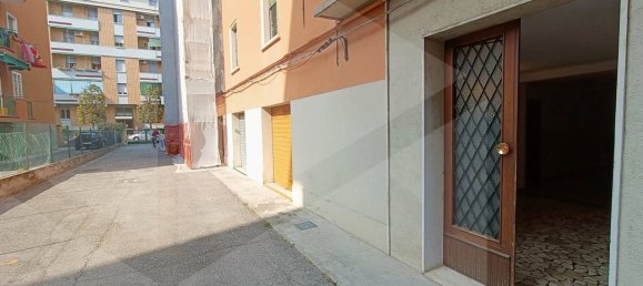 2 rooms Apartment in Bologna, Italy No. 18749 21