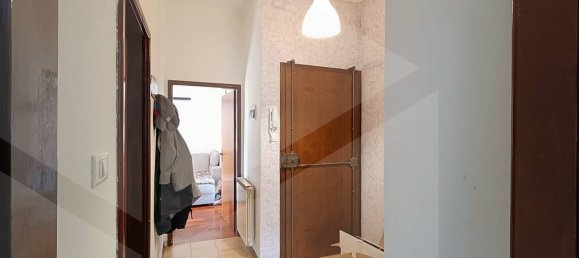 2 rooms Apartment in Bologna, Italy No. 18749 11