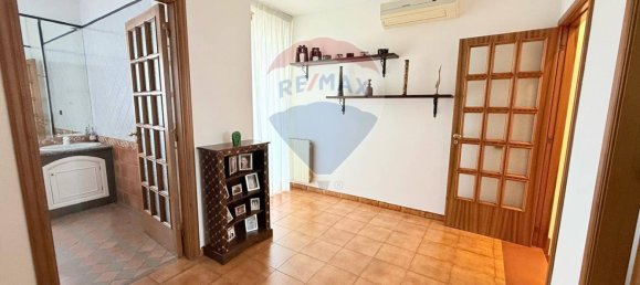 3 bedrooms Villa in Naples, Italy No. 137847 12