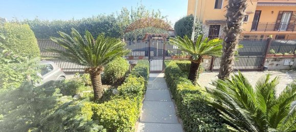3 bedrooms Villa in Naples, Italy No. 137847 2