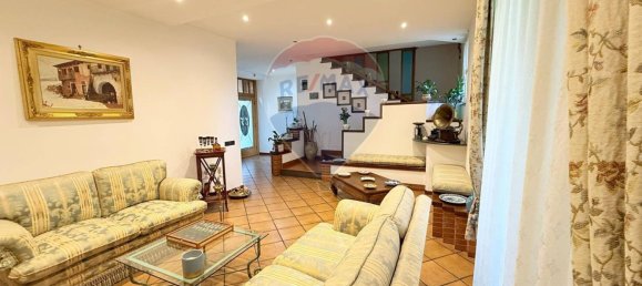 3 bedrooms Villa in Naples, Italy No. 137847 9