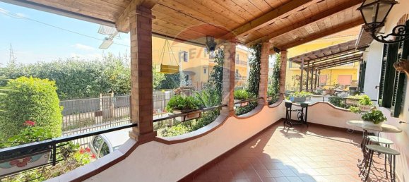 3 bedrooms Villa in Naples, Italy No. 137847 4