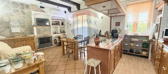 3 bedrooms Villa in Naples, Italy No. 137847 7