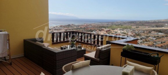 2 bedrooms Penthouse in Adeje, Spain No. 165895 2