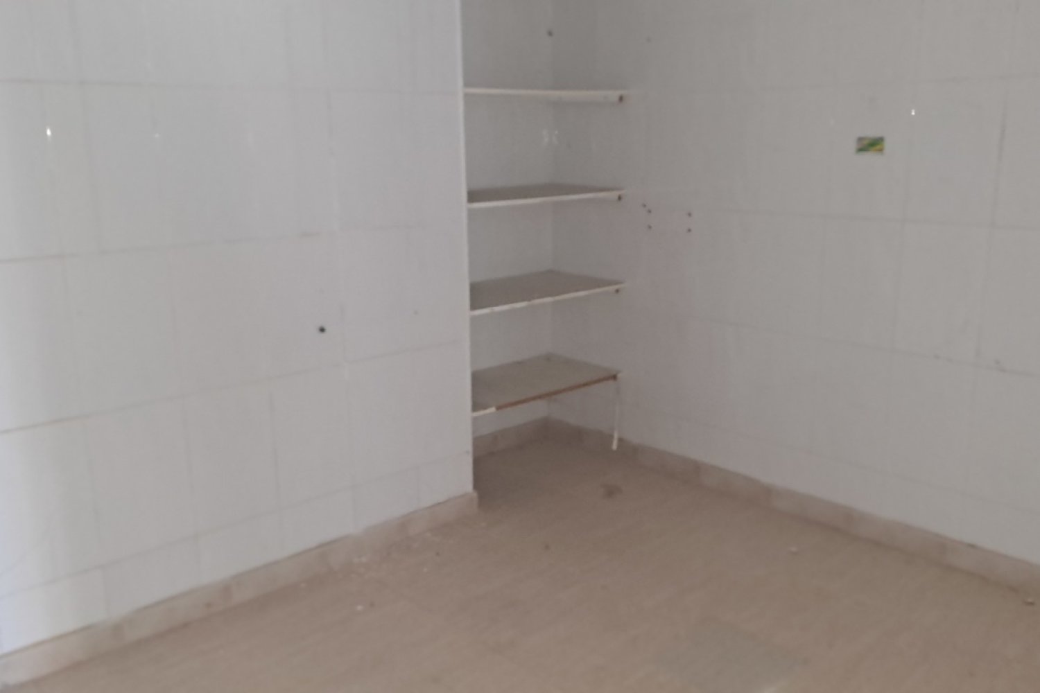 1 bedroom Commercial property in Alicante, Spain No. 142572