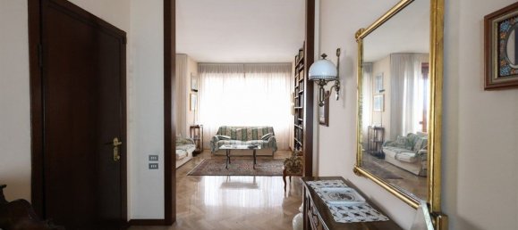 5 rooms Apartment in Monza, Italy No. 237948 45