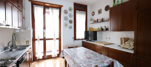 5 rooms Apartment in Monza, Italy No. 237948 19