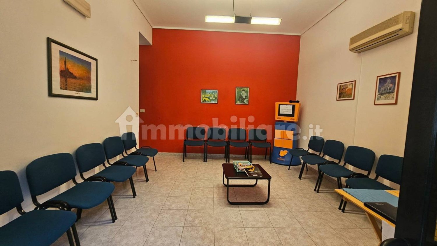 1 room Office in Ragusa, Italy No. 174375
