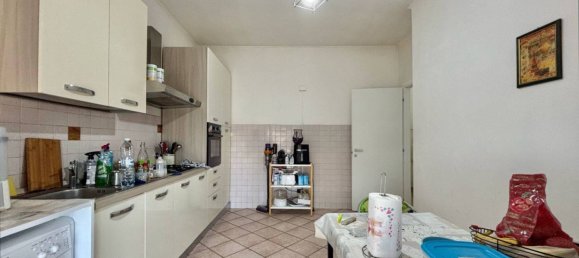 3 bedrooms Apartment in Rome, Italy No. 273330 9