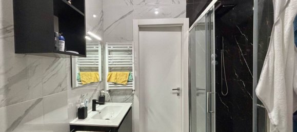 3 bedrooms Apartment in Rome, Italy No. 273330 20