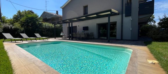 5-Zimmer Villa in Fabbrico, Italy, Nr. 304330 3