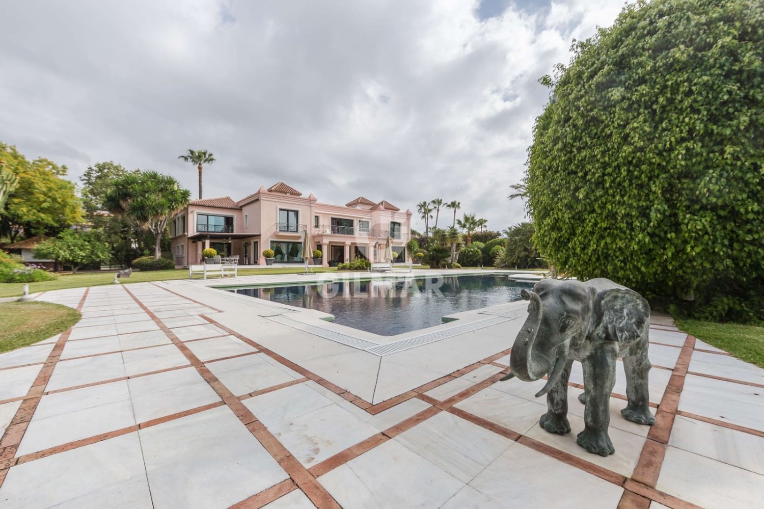 11 bedrooms House in Estepona, Spain No. 252569