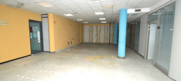 8 rooms Commercial property in Bassano del Grappa, Italy No. 142654 9