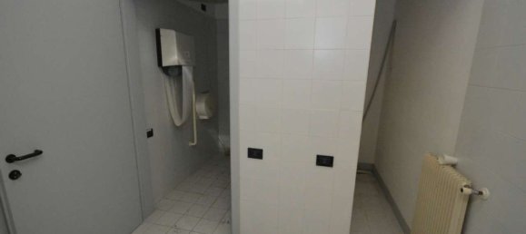 8 rooms Commercial property in Bassano del Grappa, Italy No. 142654 16