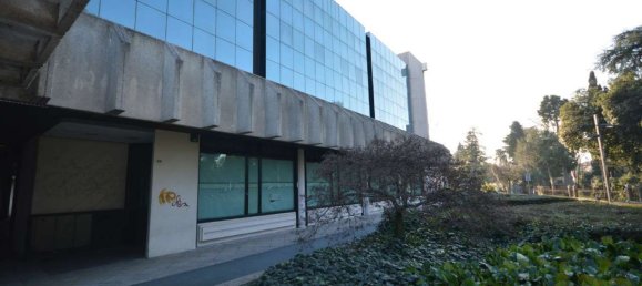 8 rooms Commercial property in Bassano del Grappa, Italy No. 142654 2