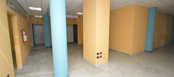 8 rooms Commercial property in Bassano del Grappa, Italy No. 142654 8