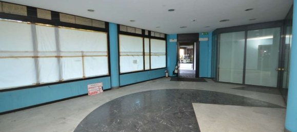 8 rooms Commercial property in Bassano del Grappa, Italy No. 142654 5