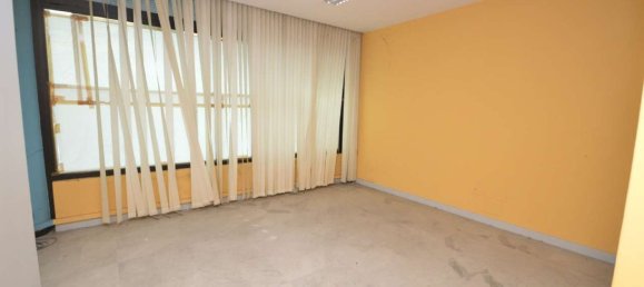 8 rooms Commercial property in Bassano del Grappa, Italy No. 142654 12