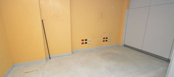 8 rooms Commercial property in Bassano del Grappa, Italy No. 142654 14
