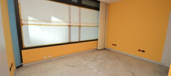8 rooms Commercial property in Bassano del Grappa, Italy No. 142654 11