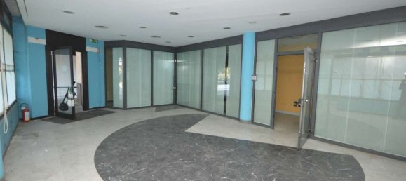 8 rooms Commercial property in Bassano del Grappa, Italy No. 142654 4