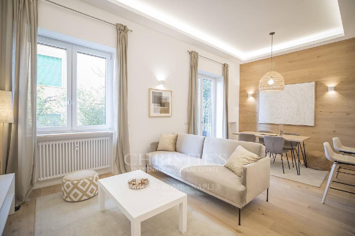 3 bedrooms Apartment in Rome, Italy No. 320511