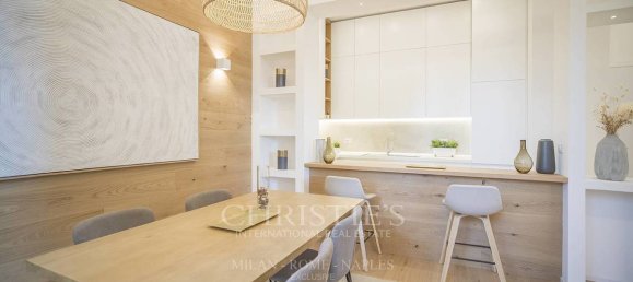 3 bedrooms Apartment in Rome, Italy No. 320511 2