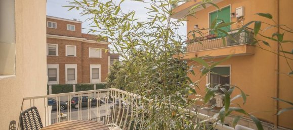 3 bedrooms Apartment in Rome, Italy No. 320511 8