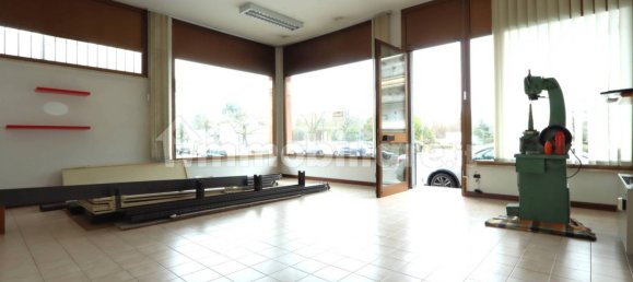 2 rooms Commercial property in Vicenza, Italy No. 176772 18