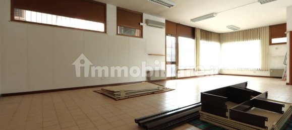 2 rooms Commercial property in Vicenza, Italy No. 176772 14