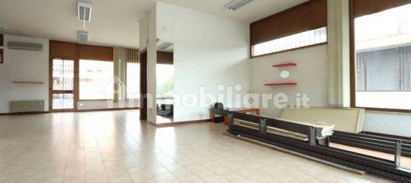 2 rooms Commercial property in Vicenza, Italy No. 176772 4