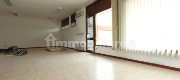 2 rooms Commercial property in Vicenza, Italy No. 176772 8
