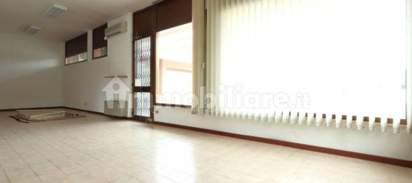2 rooms Commercial property in Vicenza, Italy No. 176772 9
