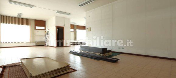 2 rooms Commercial property in Vicenza, Italy No. 176772 12
